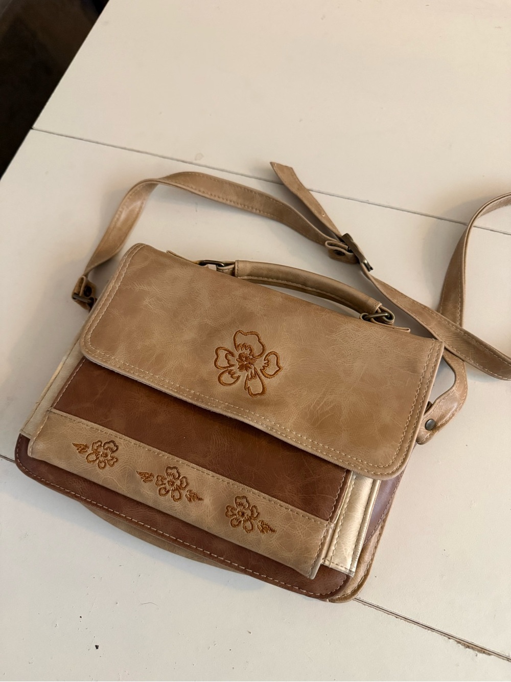 THE STONE Y2K Hippie 70’s Hawaii Vintage Earthy Boho Flower Brown Tan Purse